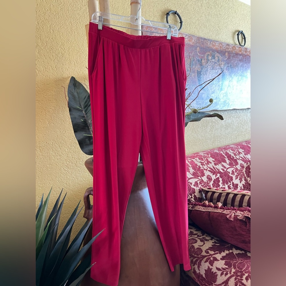 Brand Anthony Original, polyester/spandex fabric, color red wine.